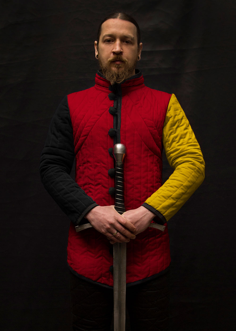 Gambeson-Black-Red-Gold-05