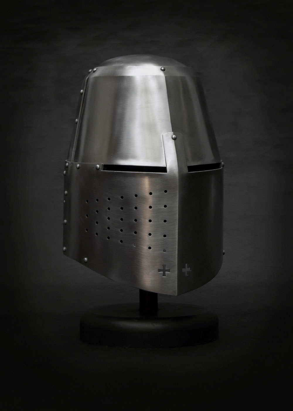 XIV-century-Great-Helm-02