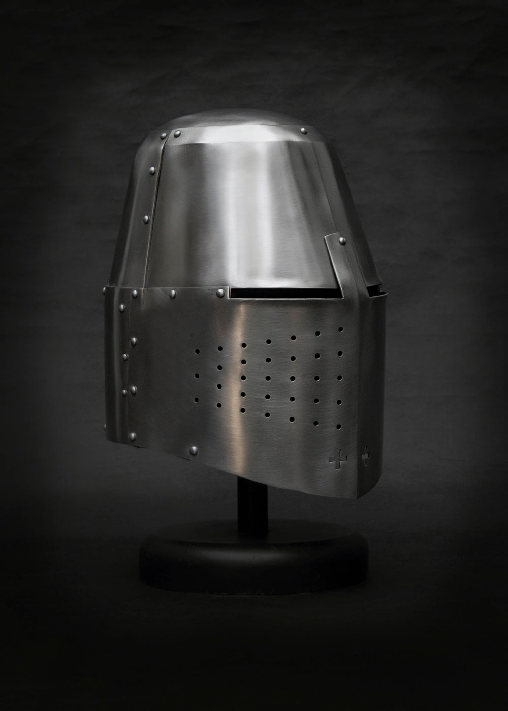 XIV-century-Great-Helm-03