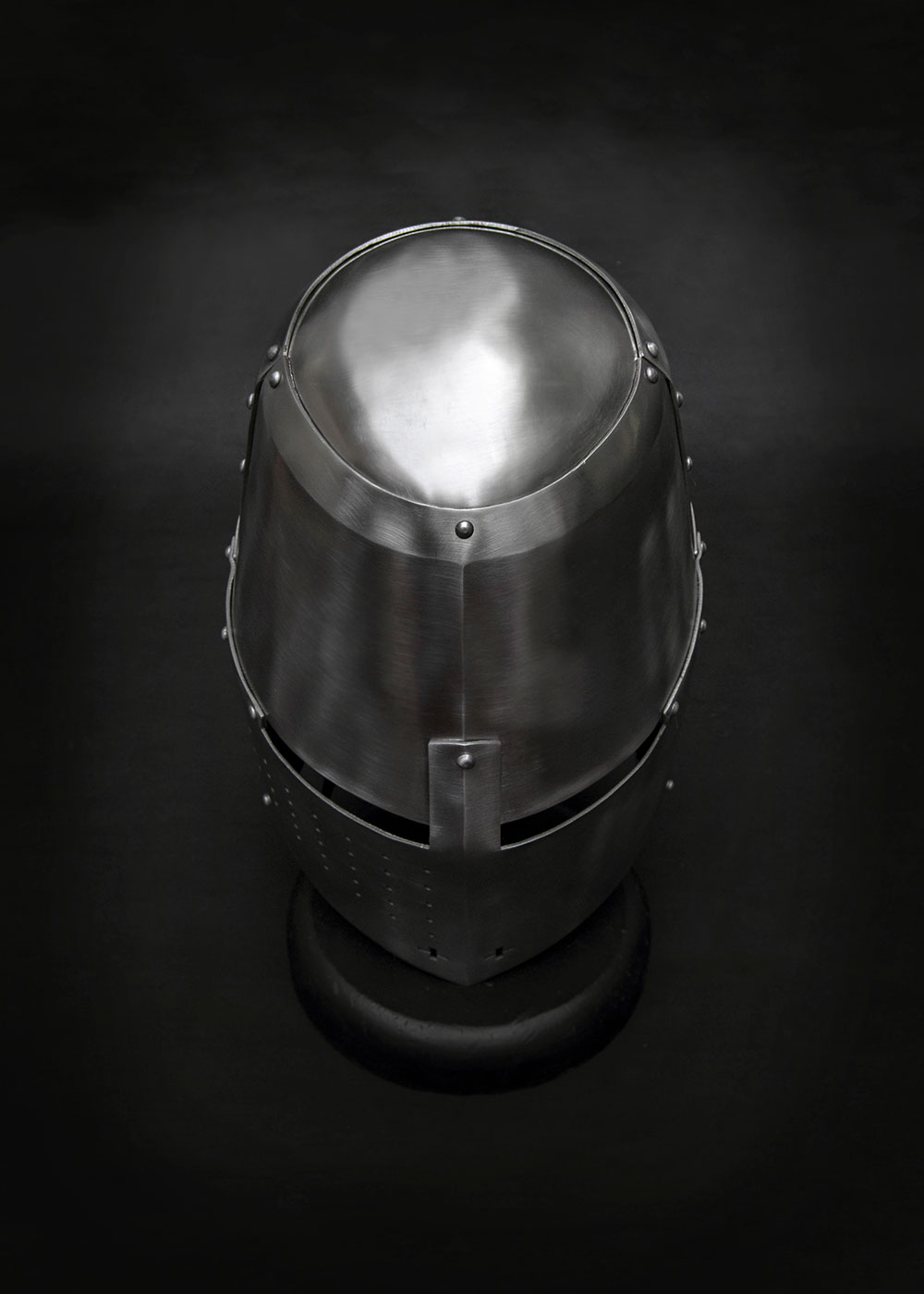 XIV-century-Great-Helm-09